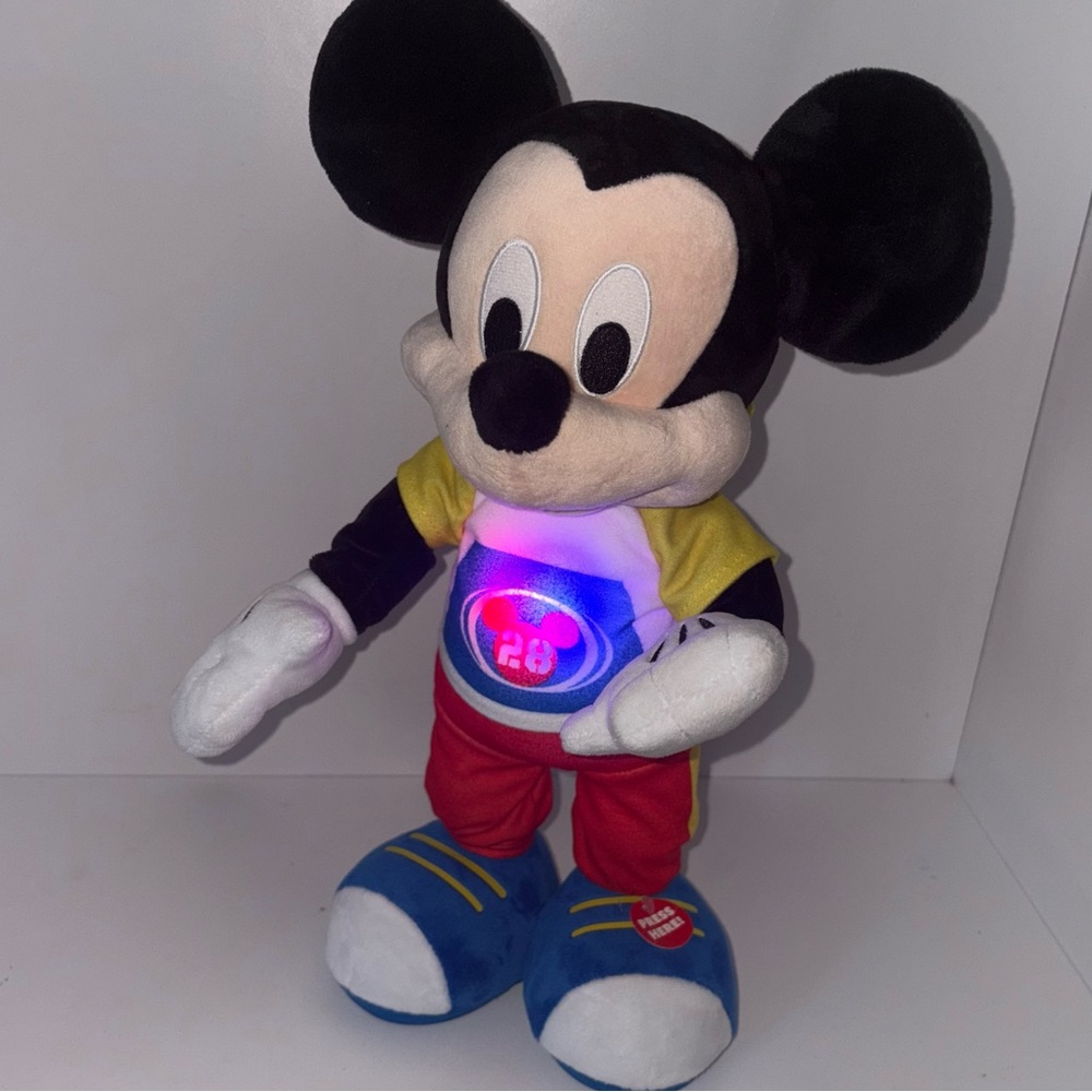 Disney Junior Mickey Mouse Funhouse Stretch Break Dancing Mickey Mouse 17 inch
